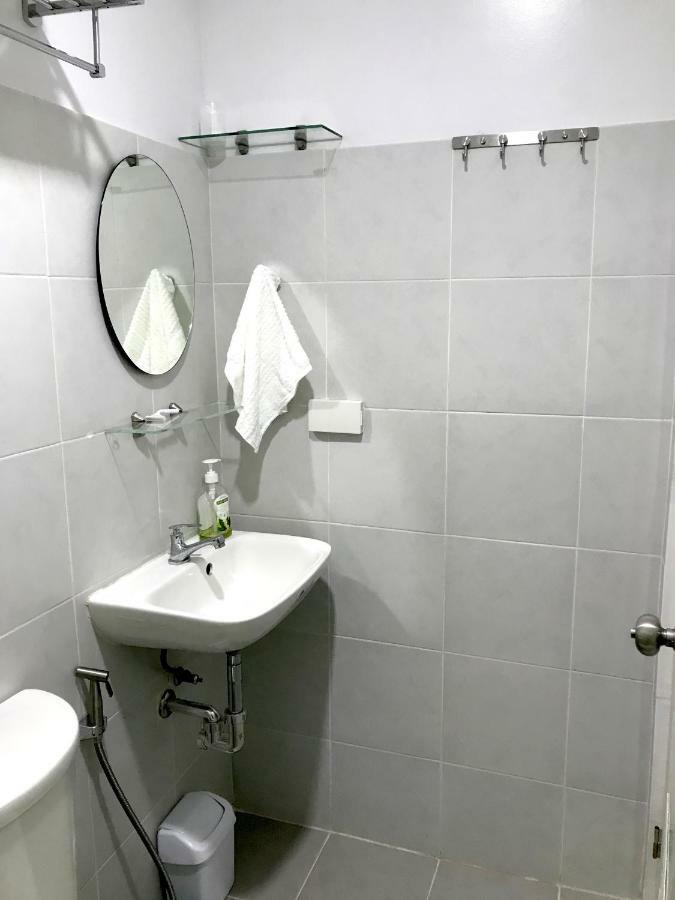 Cozy And Full Service Condo At The Heart Of Bacolod Eksteriør bilde
